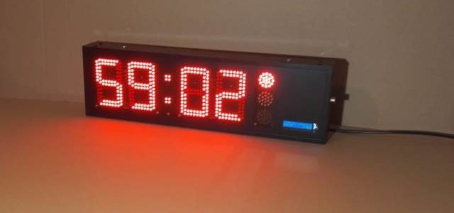 Compte à rebours 4 Chiffres 12cm rouges et indicateur feu tricolore